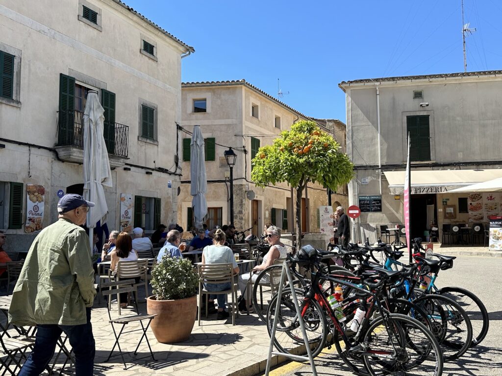 Bar Triquet: Tu Destino Gastronómico en Sineu, Illes Balears, imagen 4
