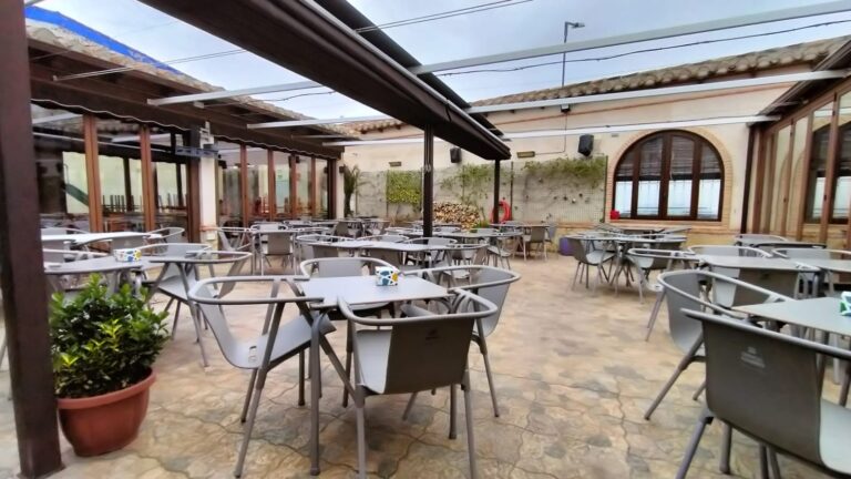 Guía de Restaurante Terraza El Porrón: qué encontrarás al sentarte a la mesa