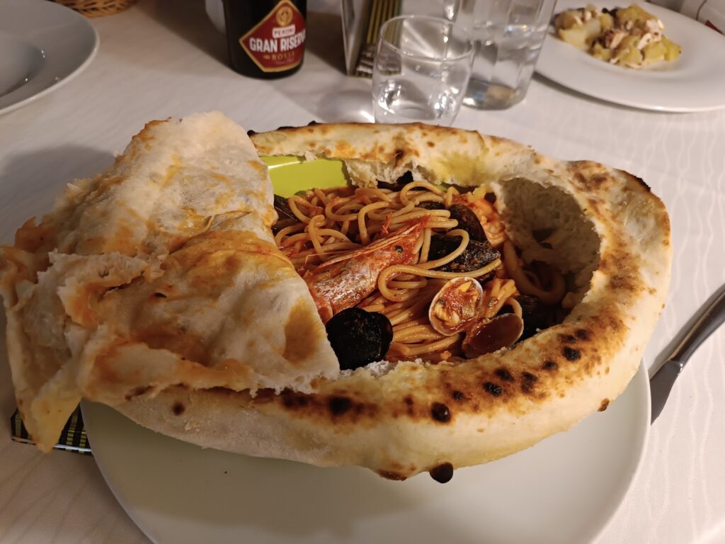 Lo Scalo dei Sapori Ristorante Pizzeria: dónde el ambiente también forma parte del menú, imagen 6