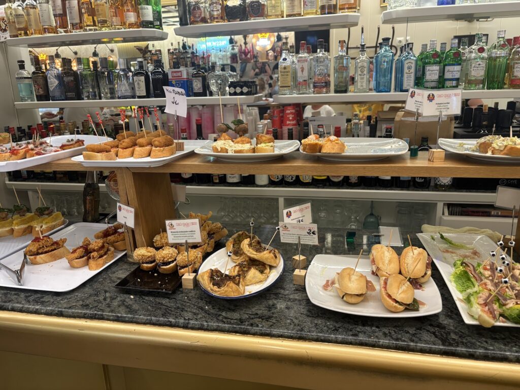 Bañando Tus Paladares en Sabores Auténticos: Bar Casa Miss en Mallorca, imagen 1