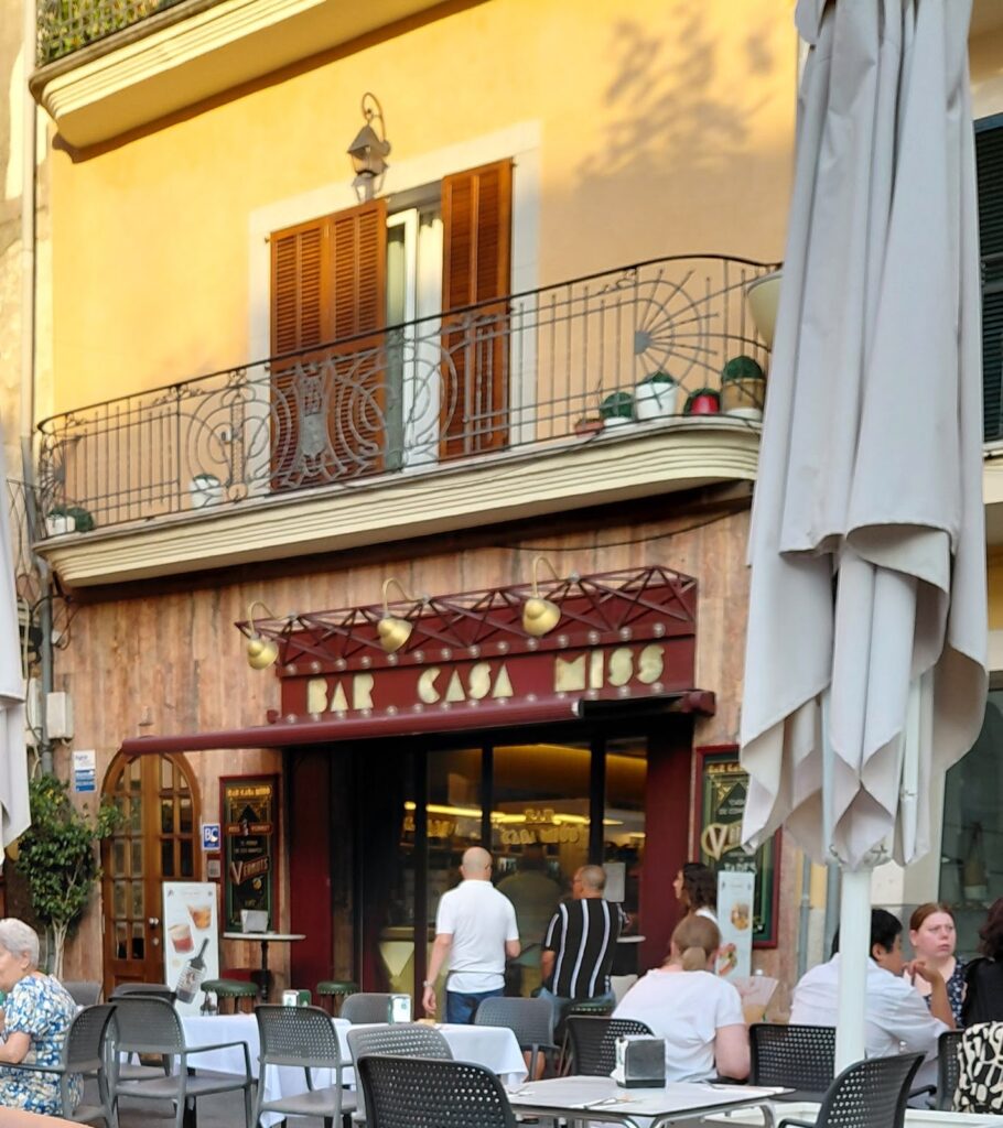 Bañando Tus Paladares en Sabores Auténticos: Bar Casa Miss en Mallorca, imagen 8