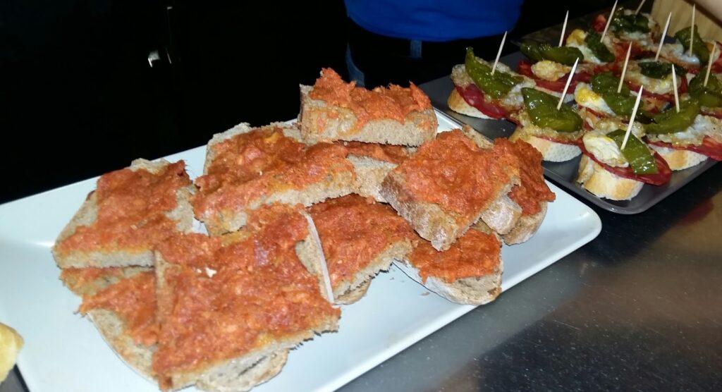 Bar Micar: Un Rincón de Tradición y Sabor en Palma de Mallorca, imagen 3