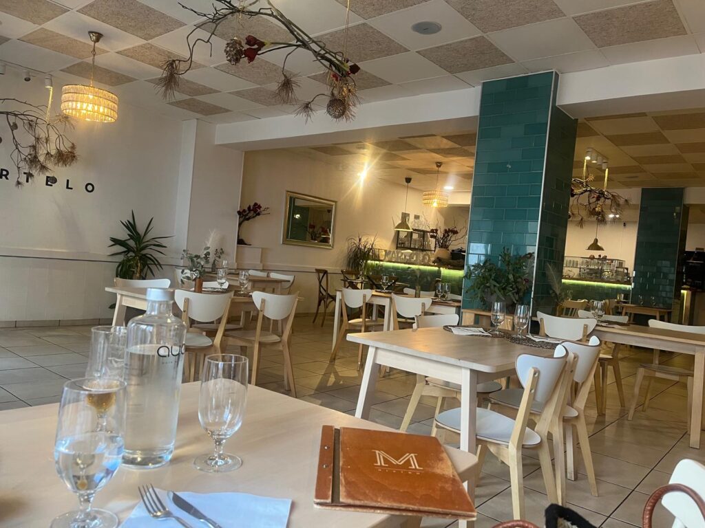 Ficha de RESTAURANT M BISTRO: cocina, trato y ambiente en Roses, imagen 2