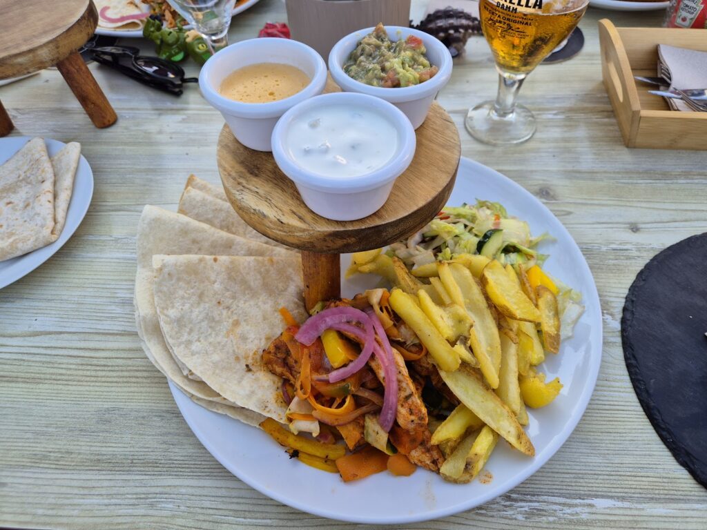 The Coconut Shack, una mesa con personalidad propia en Cala Millor, imagen 7