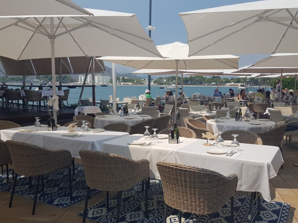 AQUA Restaurant | Paellas & Cocktails en Alcudia: dónde el ambiente también forma parte del menú, imagen 8