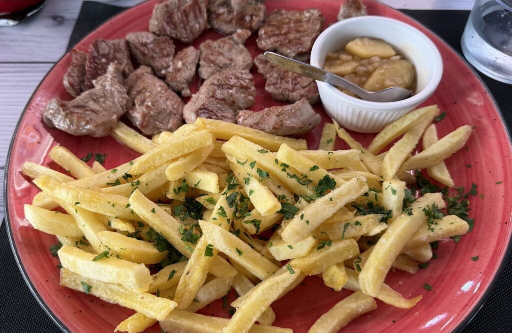 El Porrón Tasca Andaluza y su propuesta gastronómica en Santa Cruz de Tenerife, imagen 3