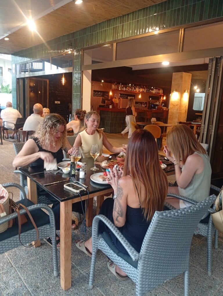 Una comida en La Tabla Cala Bona: así es la experiencia