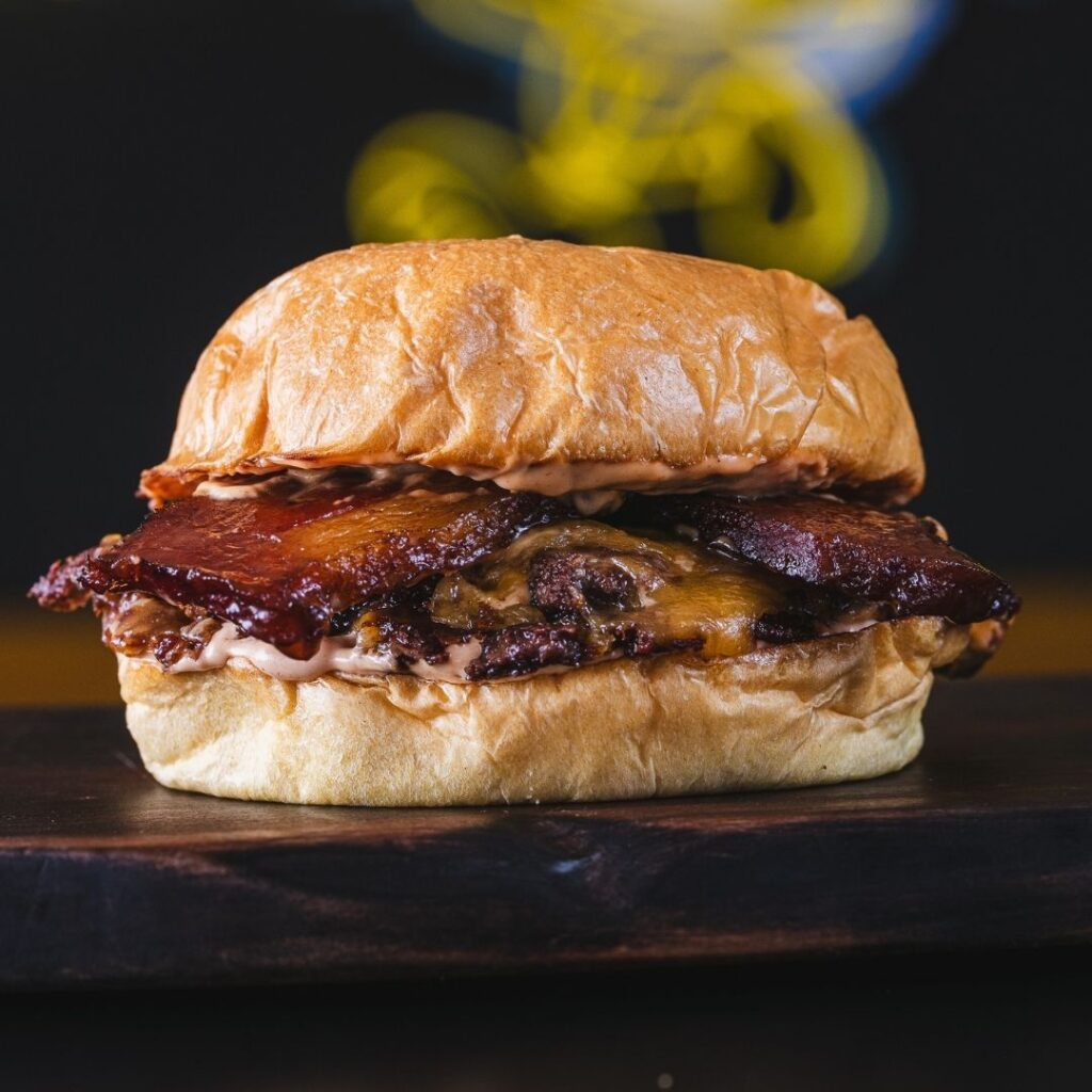 ¿Qué encontrarás en Fanneli’s Burgers Albir – Burgers y smash burgers? Cocina, trato y ambiente, imagen 7