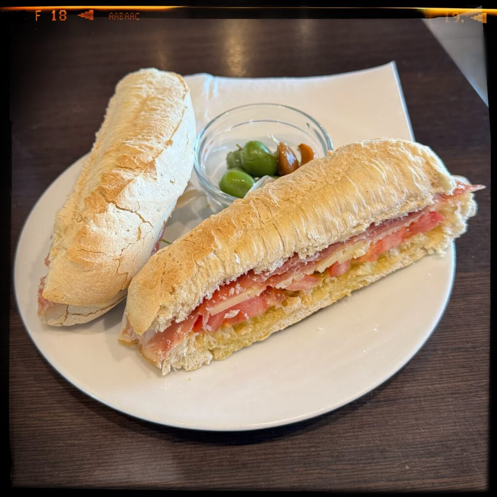 Antes de visitar Cafè Bar Es Vaixell: platos, ambiente y consejos, imagen 3