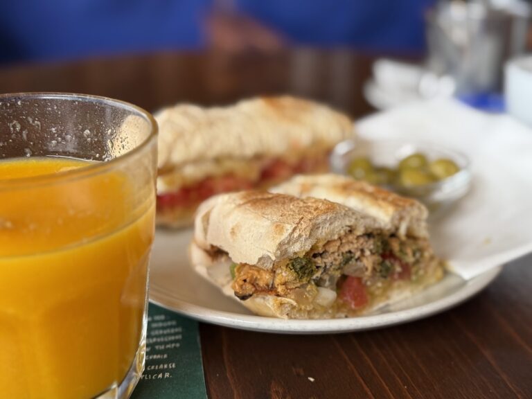 Antes de visitar Cafè Bar Es Vaixell: platos, ambiente y consejos