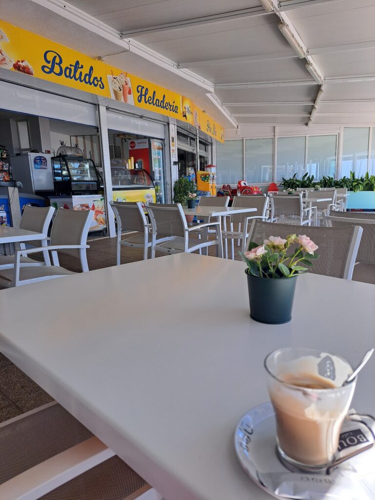 Cafeteria PICNIC: Un Lugar para Saborear la Costa de Sa Coma, imagen 2