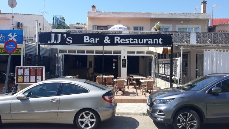 Una comida en JJs Bar and restaurant: así es la experiencia