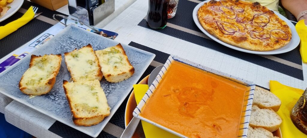 RESTAURANTE PIZZERIA ROMA CALA MILLOR: dónde el ambiente también forma parte del menú, imagen 4