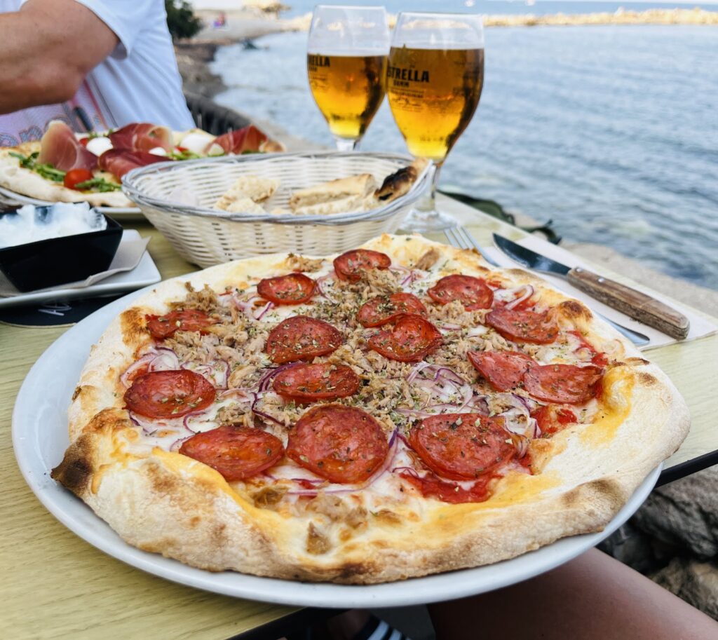 Conoce Alma Mia Pizzeria Restaurante: carta, ambiente y trato al cliente, imagen 4
