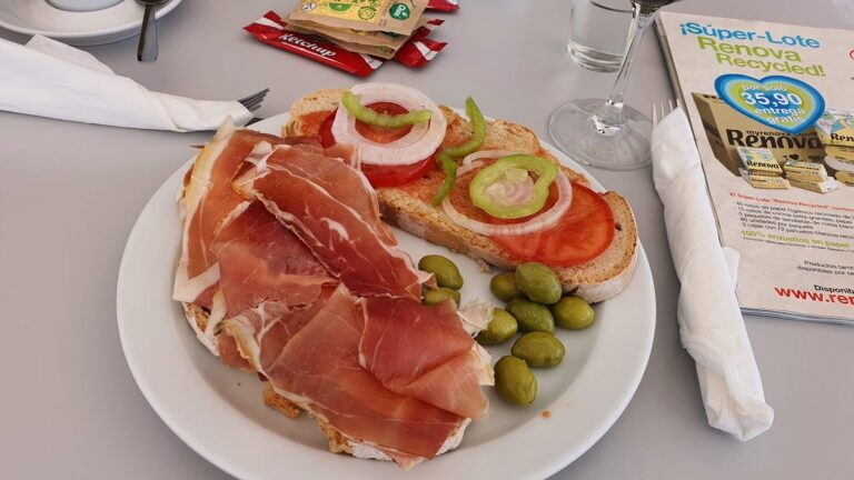 Bar Cafeteria Son Colom: razones para reservar mesa en Sant Llorenç des Cardassar