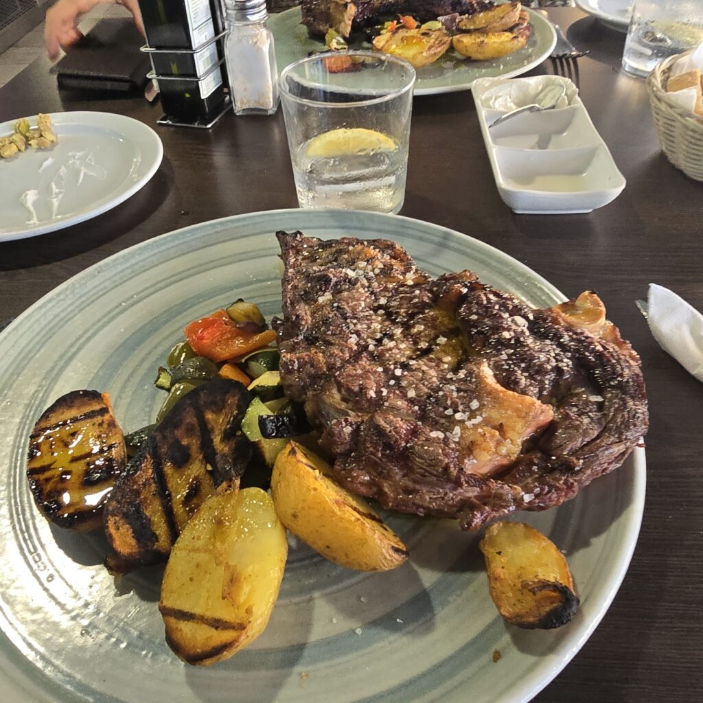 RESTAURANTE AMAPOLA BRASAS, una mesa con personalidad propia en Cala Millor, imagen 2