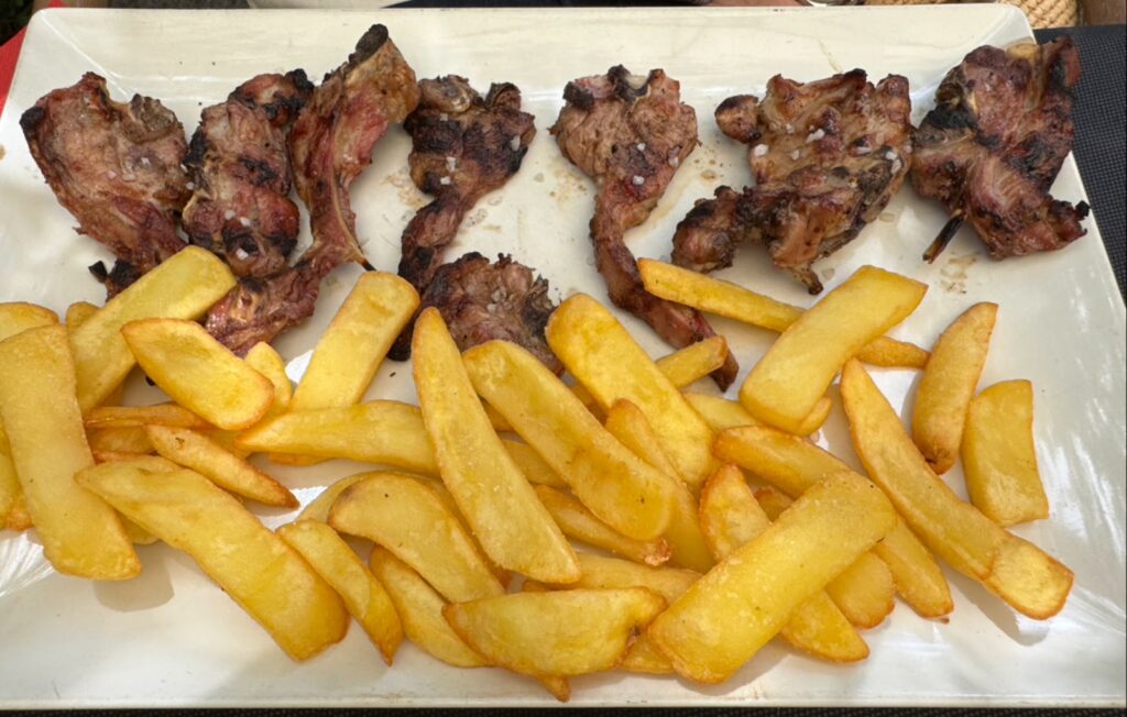 Restaurante El porron de Navacerrada: dónde el ambiente también forma parte del menú, imagen 2