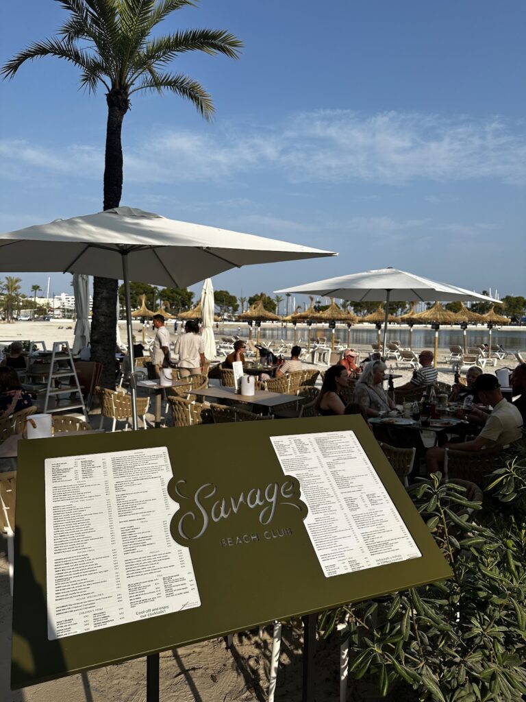 Savage Beach Club, más allá de la carta: qué puedes esperar