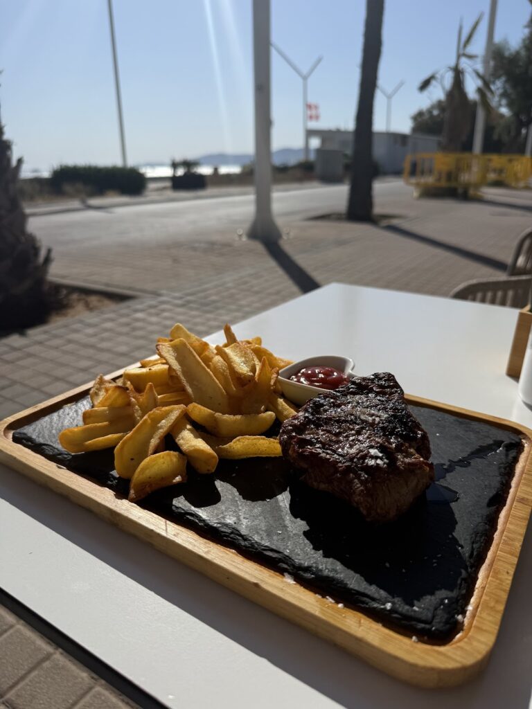 Sea Me Beach Restaurant Bar, más allá de la carta: qué puedes esperar, imagen 2
