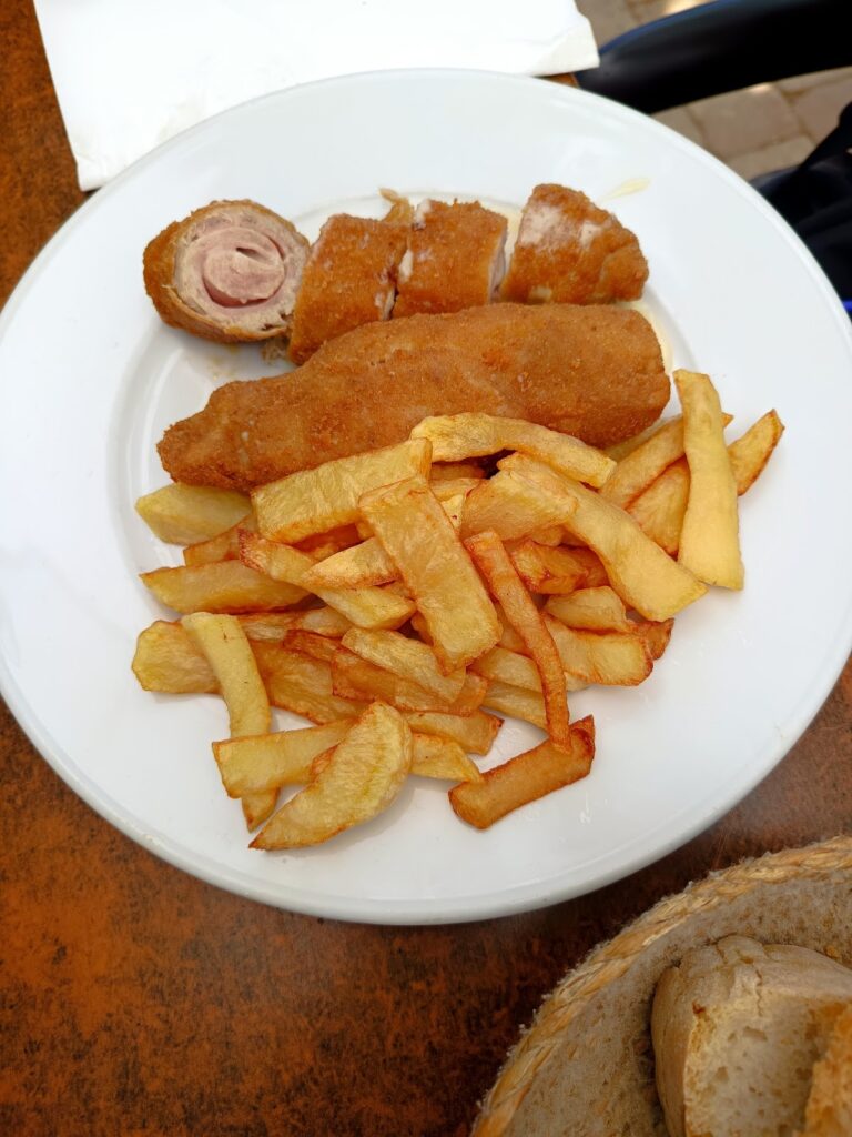 Comer bien en Llubí pasa por Ca’n Menescal