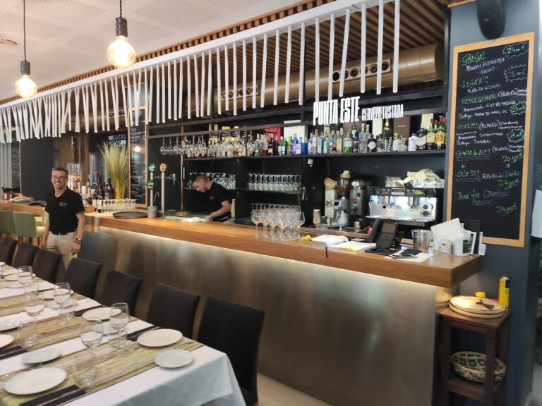 Una comida en Restaurante Cuatro Hojas (by Juanjo Carabajal): así es la experiencia