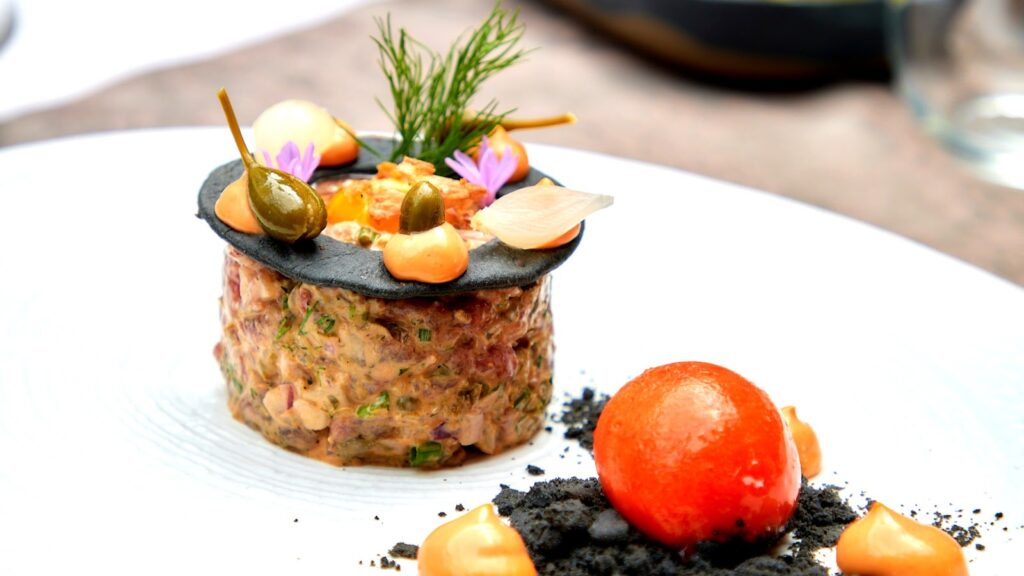 Restaurant La Vila, una mesa con personalidad propia en Mallorca, imagen 2