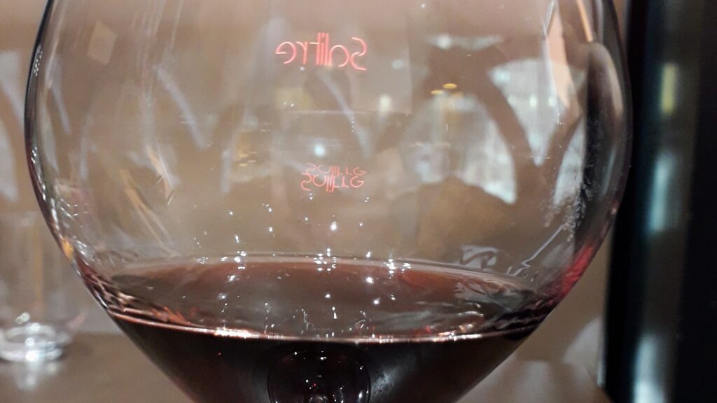 En Almería, Salitre Bar de Vinos se ha ganado su reputación, imagen 2