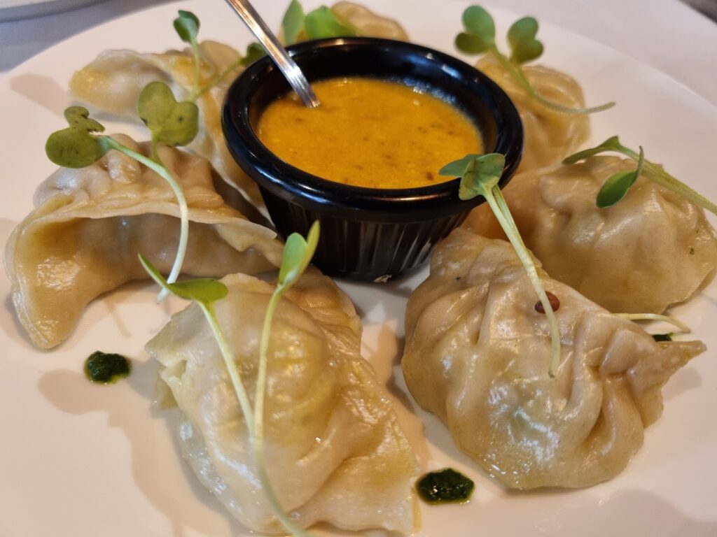 Dónde comer en Madrid: una visita a CURRY & CANELA RESTAURANTE HINDU, INDIO, NEPALI, imagen 1