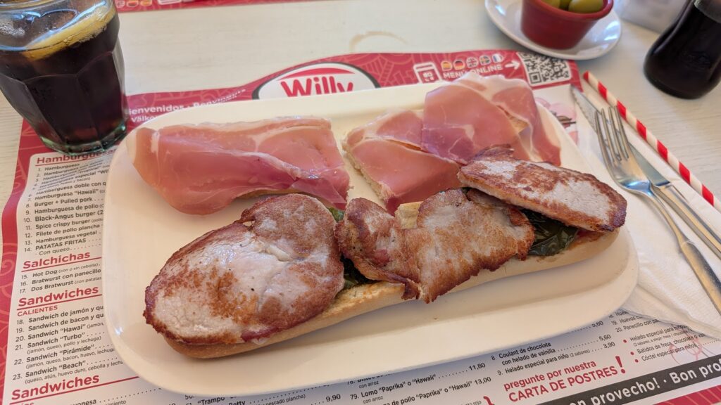 Willy Hamburgueseria: un vistazo a su cocina y su servicio, imagen 2